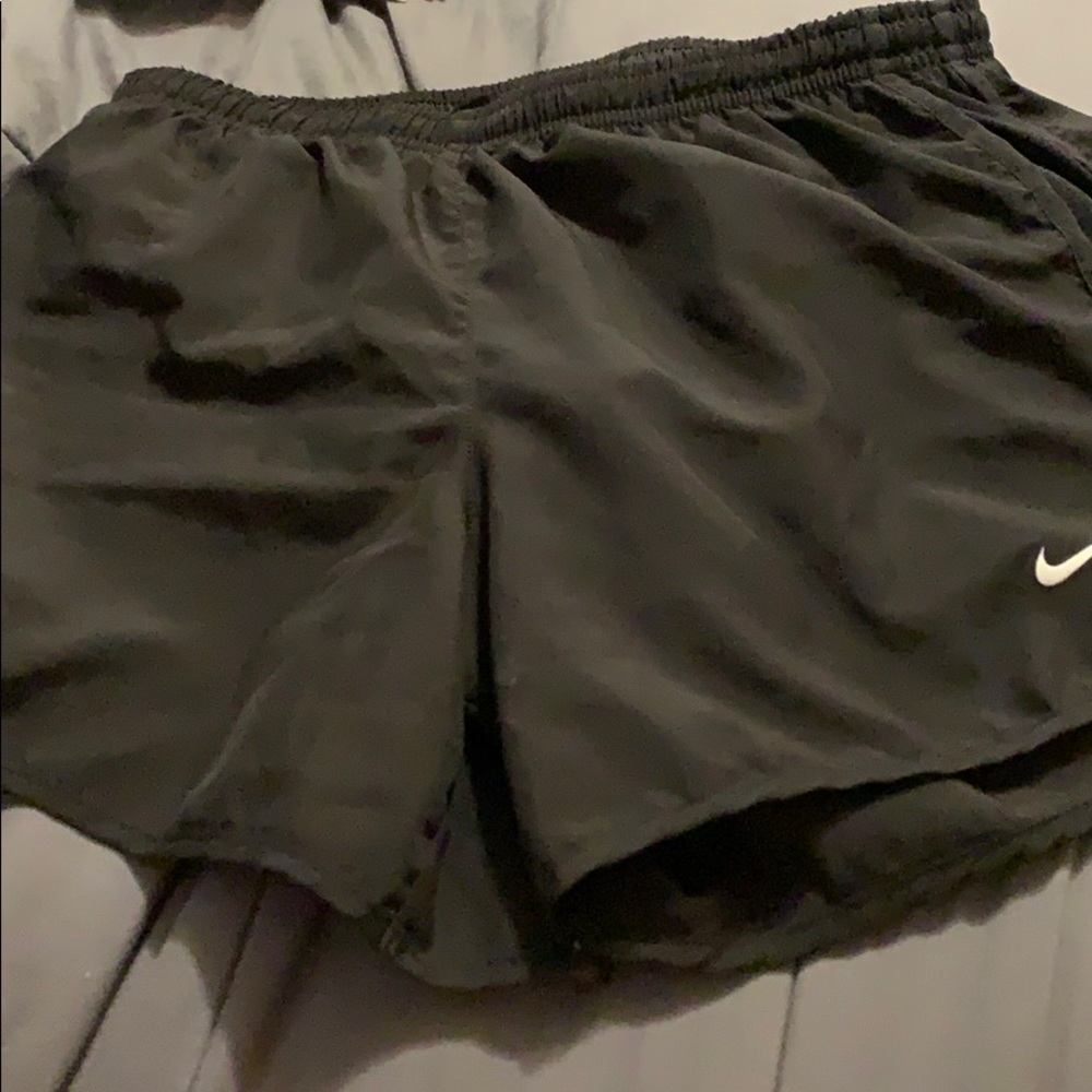 all black nike shorts